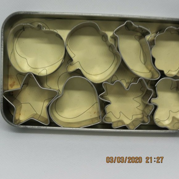 Pampered Chef Cookie Cutters Set Mini Metal Box Heart Shamrock Pumpkin #655 - Picture 2 of 7